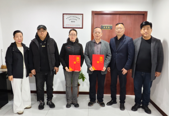 聚智赋能！红旗融媒智库研究院聘任冯援、周平为名誉院长